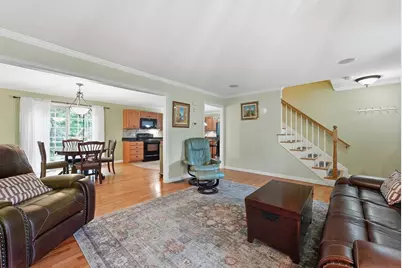 10 John St, East Longmeadow, MA 01028 - Photo 5