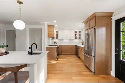 78 Forest St, Wakefield, MA 01880 - Photo 9