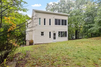 15 Nutting St, Fitchburg, MA 01420 - Photo 5