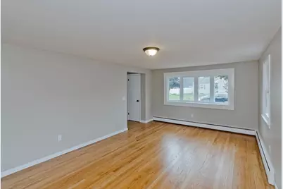 82 Gill St, Chicopee, MA 01013 - Photo 7