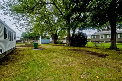 82 Gill St, Chicopee, MA 01013 - Photo 25