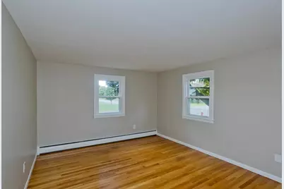 82 Gill St, Chicopee, MA 01013 - Photo 15