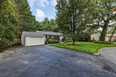 34 Skyridge Ln, Springfield, MA 01128 - Photo 3