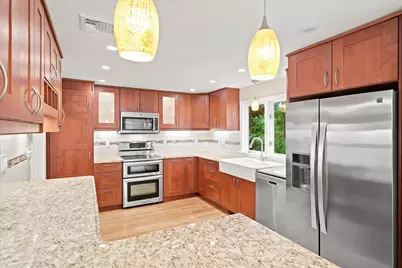 14 Highgate St, Needham, MA 02492 - Photo 5