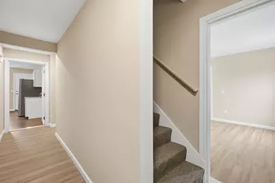 4 Phelps Ave, Westfield, MA 01085 - Photo 9