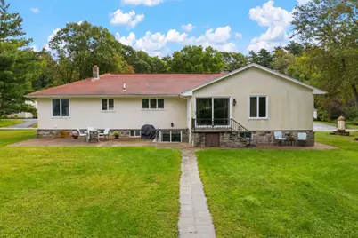 15 Madison Ct, Westport, MA 02790 - Photo 3