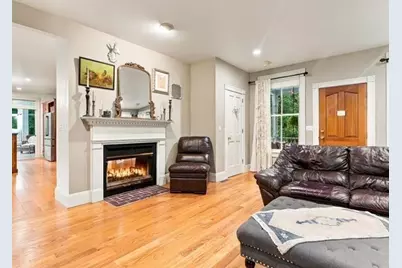 63 Wood St, Holden, MA 01522 - Photo 5