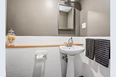 37 Norman Rd, Melrose, MA 02176 - Photo 17