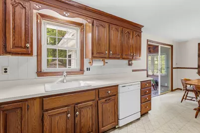 36 Alexander Ave, Dracut, MA 01826 - Photo 13