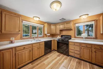 672 Shawsheen St, Tewksbury, MA 01876 - Photo 9