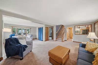 672 Shawsheen St, Tewksbury, MA 01876 - Photo 5