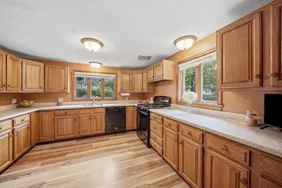 672 Shawsheen St, Tewksbury, MA 01876 - Photo 7