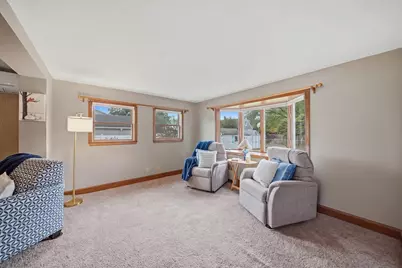 672 Shawsheen St, Tewksbury, MA 01876 - Photo 3
