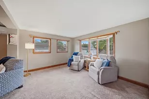672 Shawsheen St, Tewksbury, MA 01876 - Photo 3