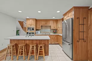 54 Edward Ave, Lynnfield, MA 01940 - Photo 3