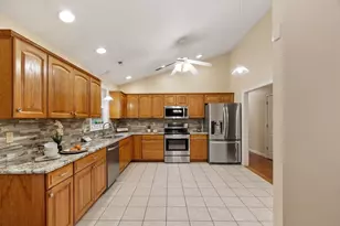 17 Teddy Rd, Worcester, MA 01603 - Photo 13