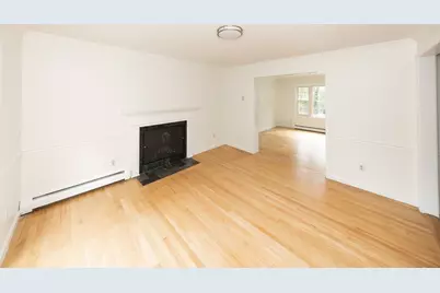 24 Ellsmere St, Worcester, MA 01604 - Photo 5