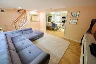 19 Deerwood Dr, Amherst, NH 03031 - Photo 3