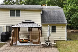 19 Deerwood Dr, Amherst, NH 03031 - Photo 29
