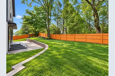 22 Old Colony Rd, Arlington, MA 02474 - Photo 7