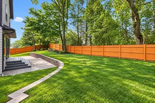 22 Old Colony Rd, Arlington, MA 02474 - Photo 7