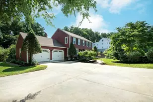 263 Edgewater Dr, Pembroke, MA 02359 - Photo 5