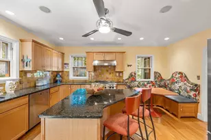 31 Moss Hill Rd, Boston, MA 02130 - Photo 9