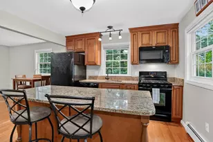31 Coffee St, Medway, MA 02053 - Photo 7