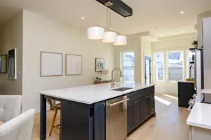 21 Tanglewood Rd, Boston, MA 02124 - Photo 5