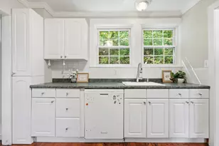 32 Enmore St, Andover, MA 01810 - Photo 21