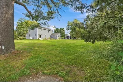 28 Ash St, Webster, MA 01570 - Photo 3