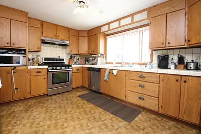 28 Wendell St, Saugus, MA 01906 - Photo 5