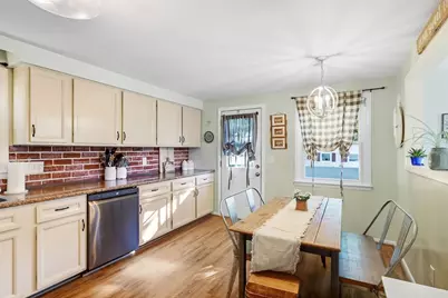 21 Circuit Ave, Ludlow, MA 01056 - Photo 9