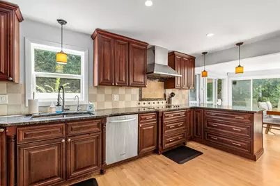 42 Farview Ave, Shrewsbury, MA 01545 - Photo 5