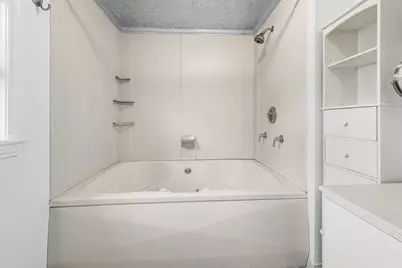 161 Pleasant St, Lunenburg, MA 01462 - Photo 13