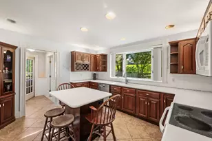 161 Pleasant St, Lunenburg, MA 01462 - Photo 11