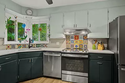 10 Alden St, Easthampton, MA 01027 - Photo 11