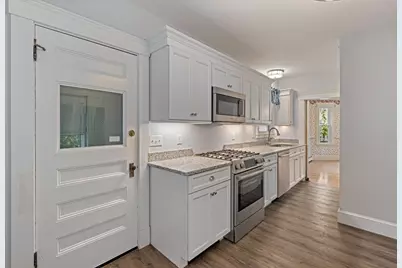 20 Lexington Ave, Haverhill, MA 01835 - Photo 13