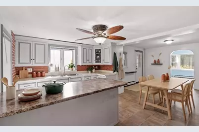 368 Litchfield St, Leominster, MA 01453 - Photo 9
