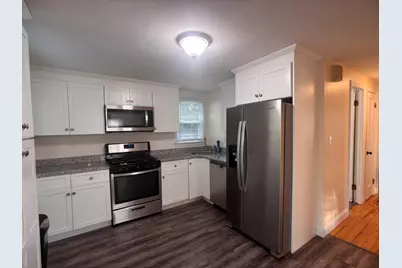 23 Midway St, Springfield, MA 01151 - Photo 7
