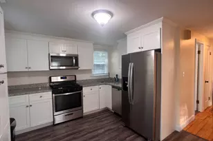 23 Midway St, Springfield, MA 01151 - Photo 7