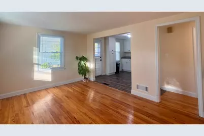 23 Midway St, Springfield, MA 01151 - Photo 9