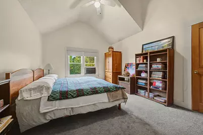 13 East St, Southampton, MA 01073 - Photo 21