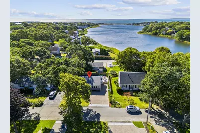 11 Palm St, Falmouth, MA 02536 - Photo 3