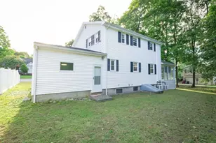38 Guild St, Lowell, MA 01852 - Photo 3