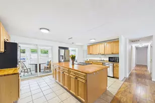 186 Powderhorn Dr, Taunton, MA 02780 - Photo 5