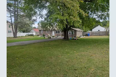 195 Ambrose, Springfield, MA 01109 - Photo 9
