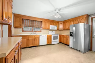 4 Circuit Rd, Braintree, MA 02184 - Photo 9