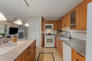 22 Riverbank Cir, Haverhill, MA 01835 - Photo 17