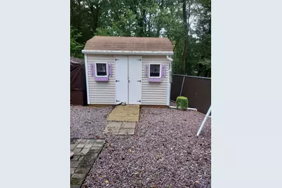 25 Holloway St, Berkley, MA 02779 - Photo 13